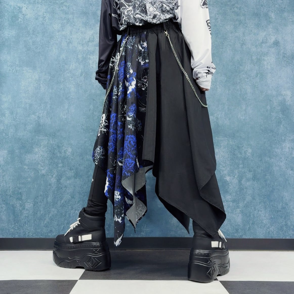 チェーン付きUNISEX ASYMMETRY SKIRT【九尾×彼岸花】 | NIER CLOTHING