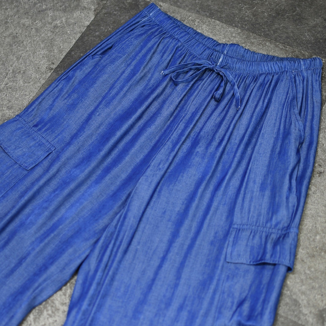 drape silhouette gloss wide cargo pants