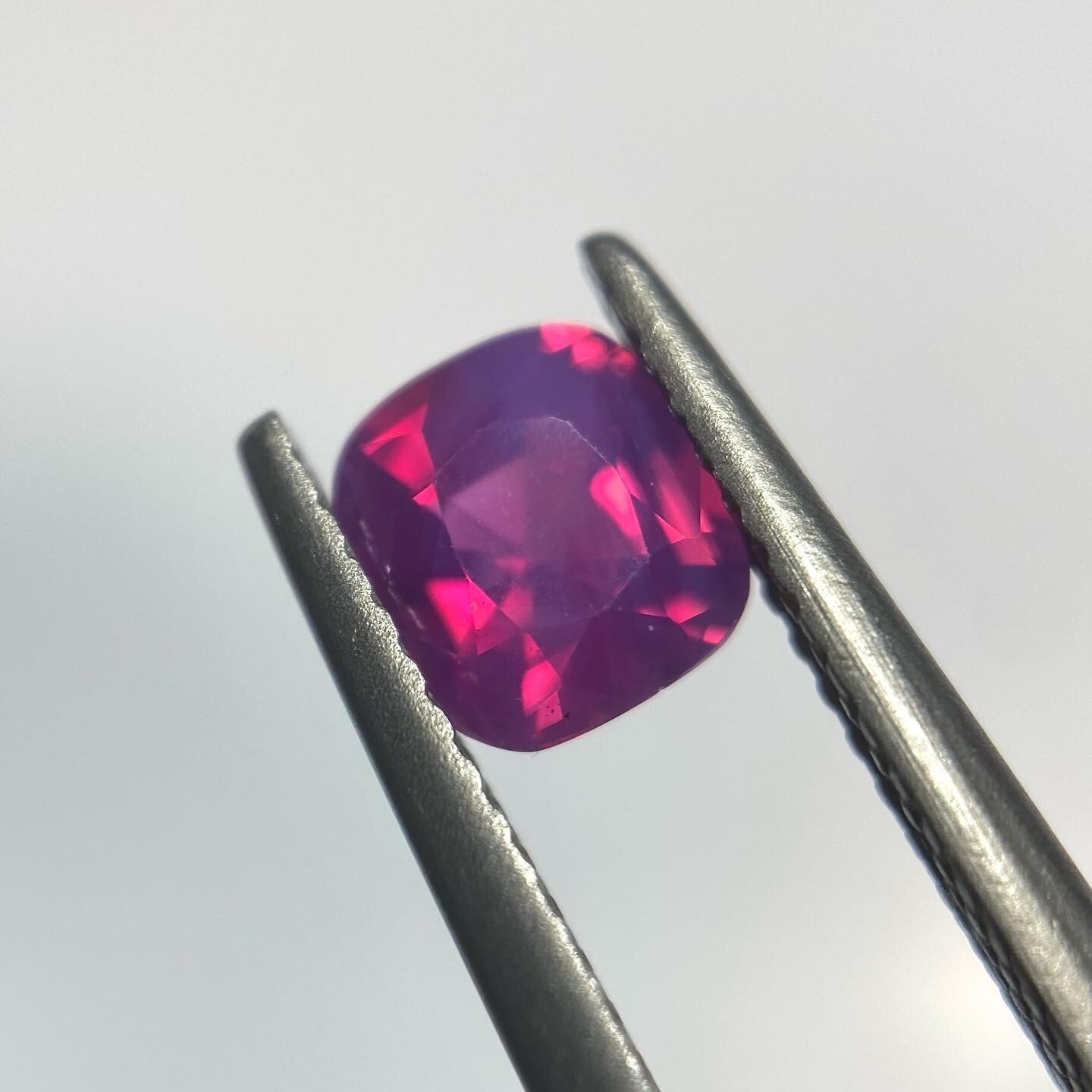 癒しと情熱の同居する 美サファイア