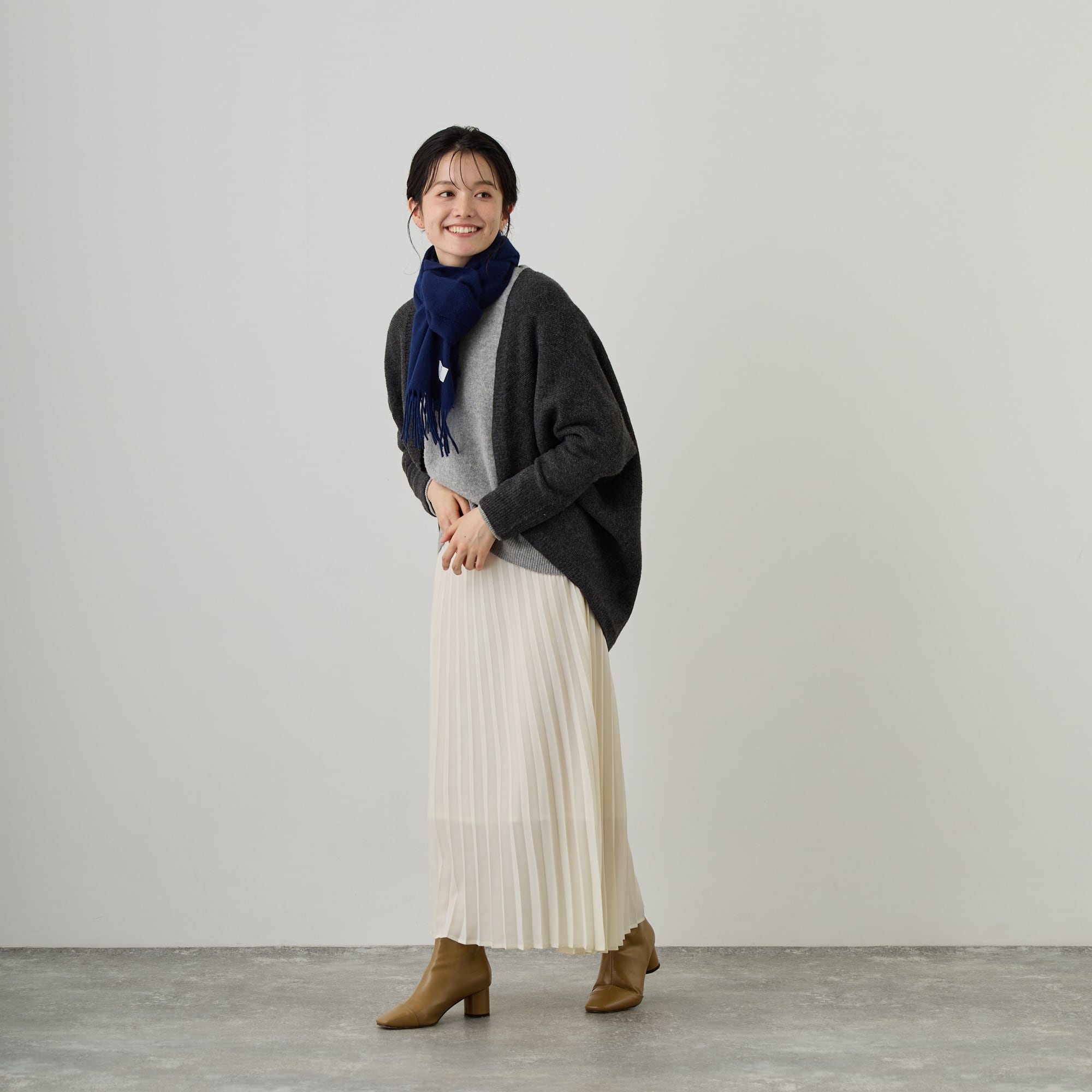 エルメネジルド ゼニア　ロングカシミア100%マフラー　紺 Elensia】カシミヤ100％マフラー <ネイビー> | Elensia (エレンシア