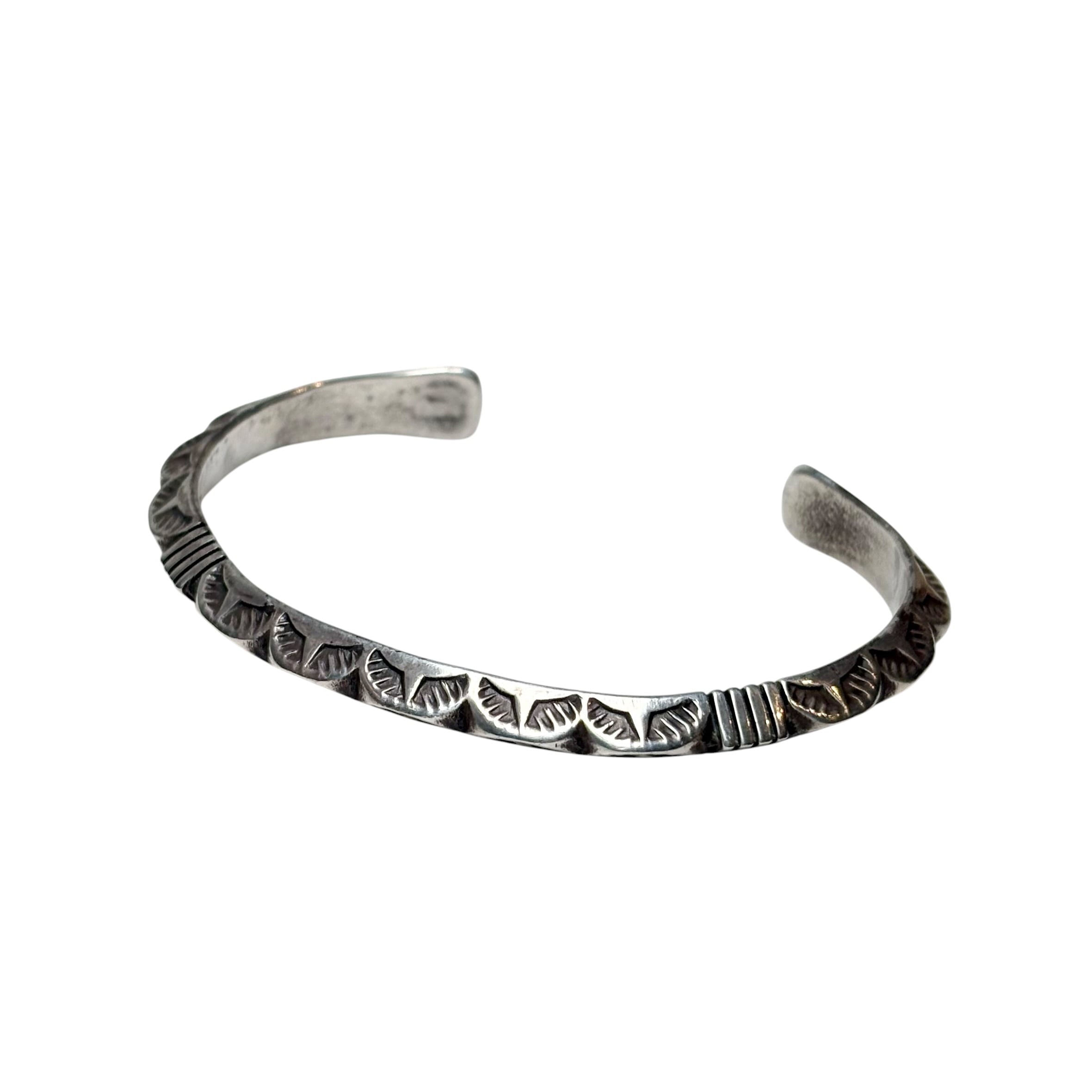 RAY ADAKAI both sides stamped bangle | NOIR ONLINE