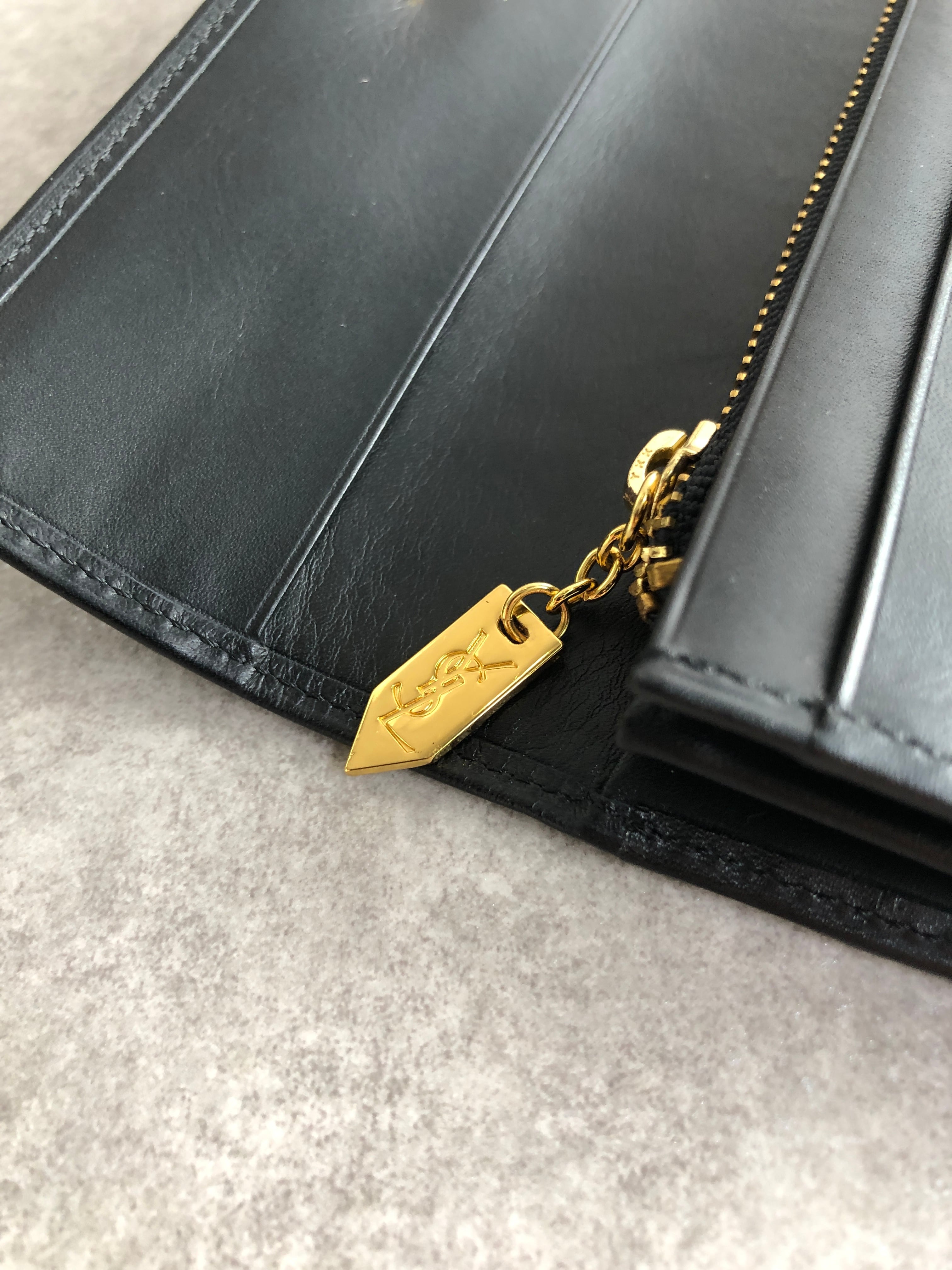 Yves Saint Laurent イヴ・サンローラン 財布 ブラック YSL レザー 長