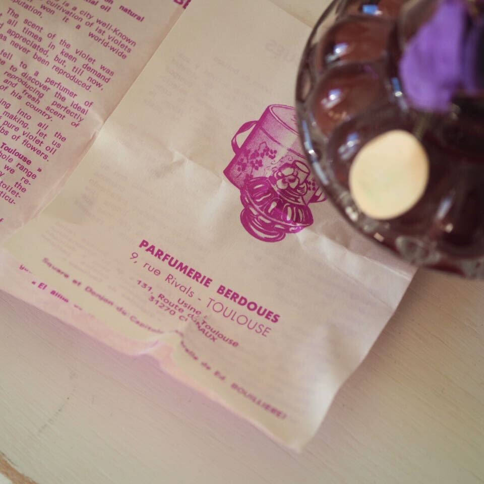 ベルドゥ社製すみれの香水（特大）とオリジナルボックス No.55