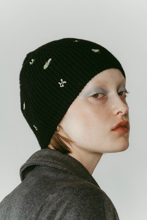 K Motif Beanie / BLACK