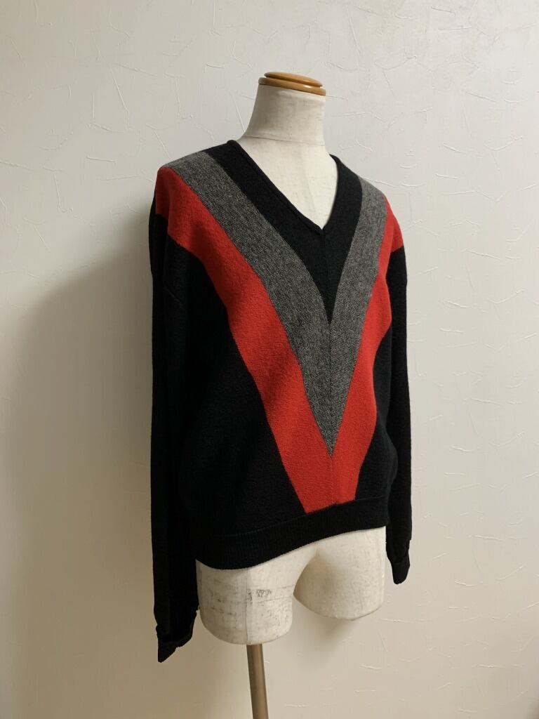 1960's Switched Design V-Neck Sweater