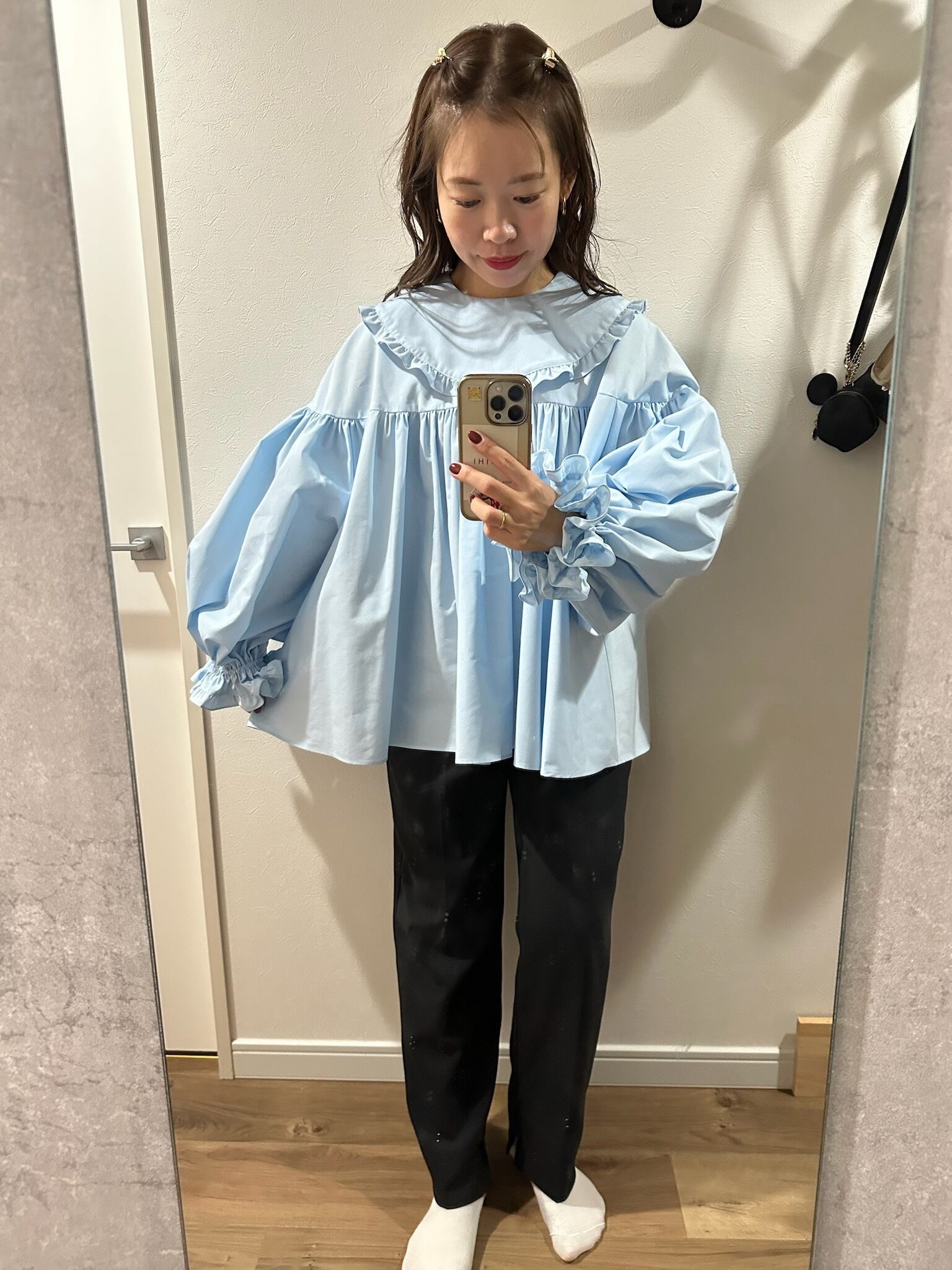 再販・新色】フリルカラーブラウス_サックス | YOIHI 