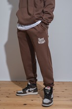THREEARROWS LOGO SET UP Pants (dark brown)