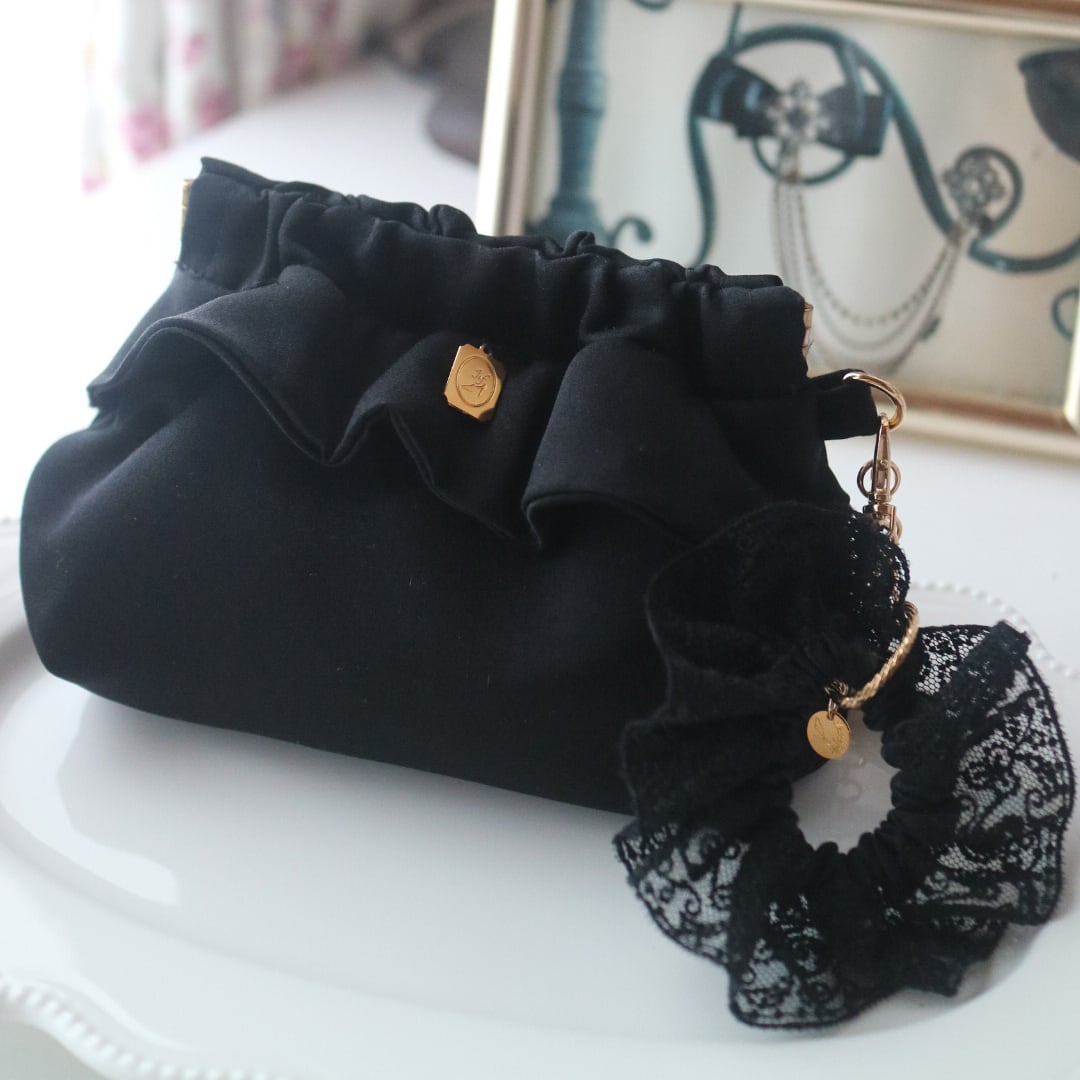 Éclat Pouch & Chouchou Charm Set（エクラ ポーチ＆シュシュチャームセット）Noir Luxe（ノワール・リュクス）
