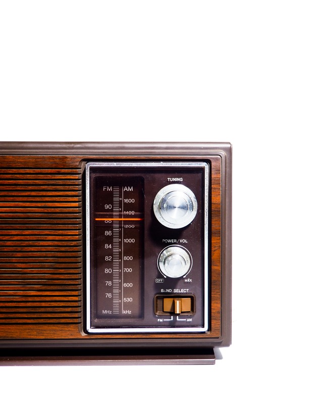 1980 sony am/fm radio