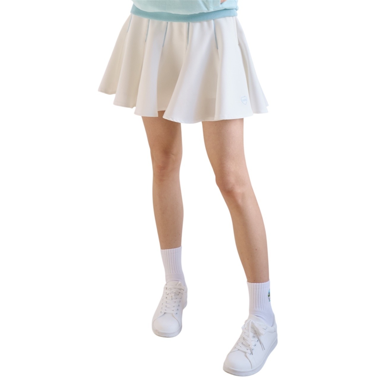 GOXO ゴーエックスオー ゴルフウェア ハートロゴラインフレアスカート ホワイト