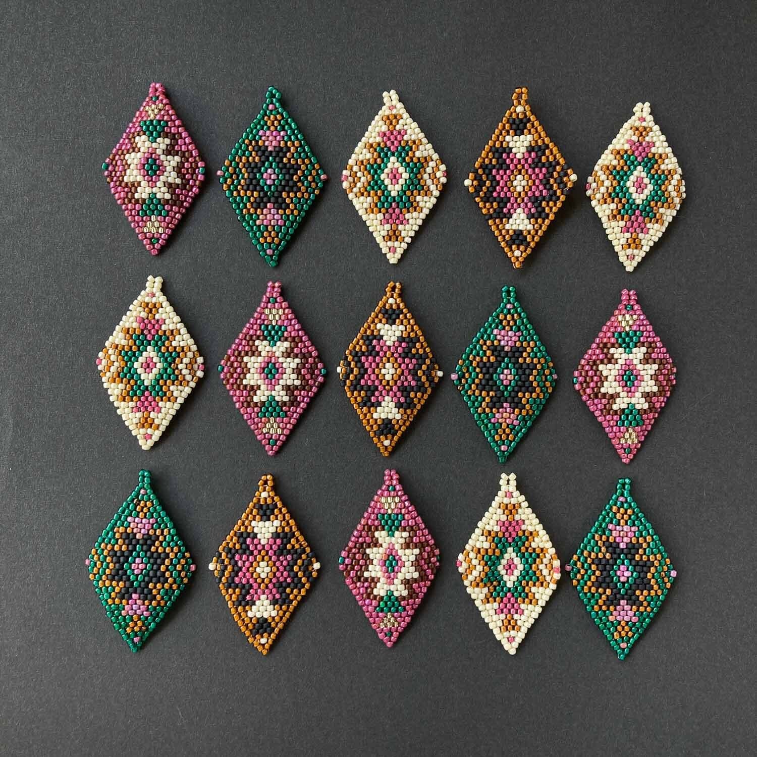 幾何学的デザイン キーホルダー 4ded3148d6b6fe8bcd801e342d67fc