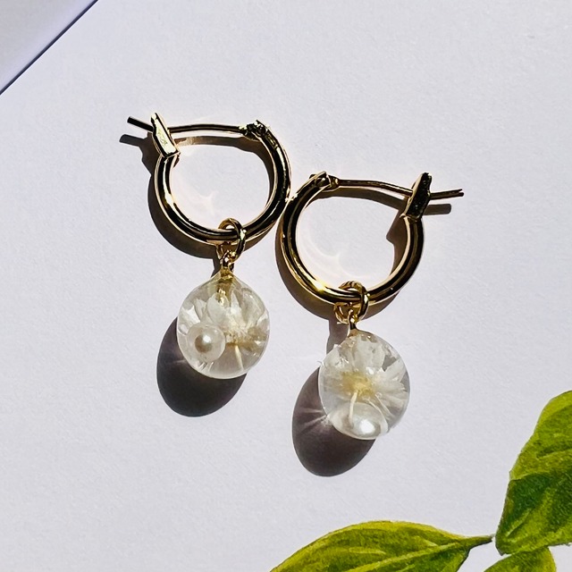 <Flower pearl white>白花　パール型ピアス　イヤリング