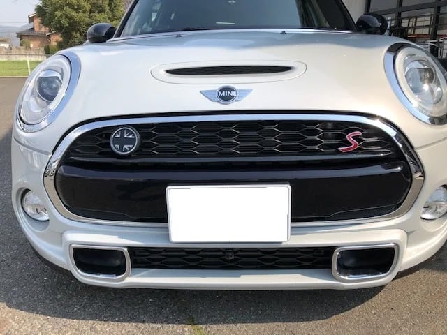 グリルセンターモールカバー【F55/F56/F57 CooperS 前期・中期