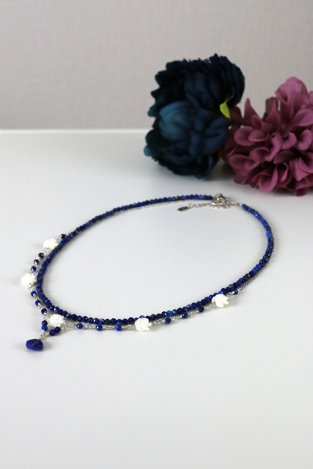 天然石のジュエリー　heidenröslein ～野ばらシリーズ～　ラピスラズリとシェルのネックレス