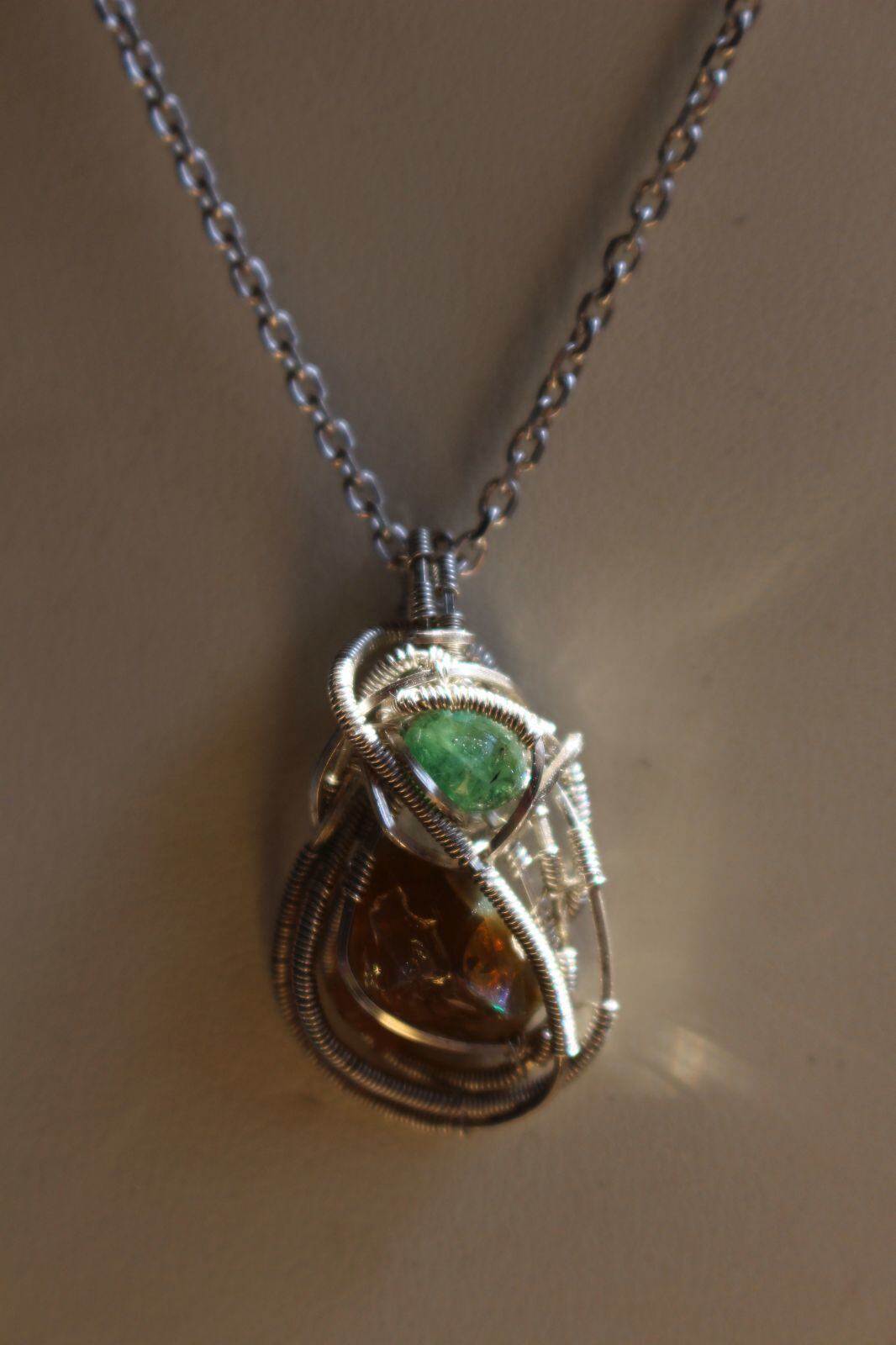 Fire opal & Emerald silver925 wirewrapping pendant