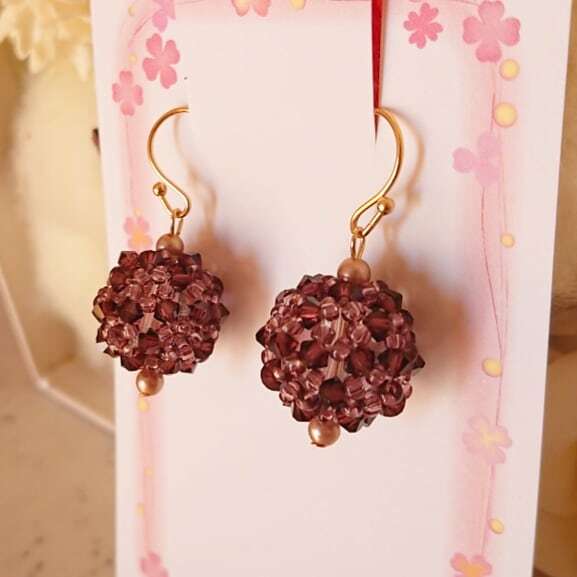 スワロフスキービーズボールピアス | tokiwa-shop