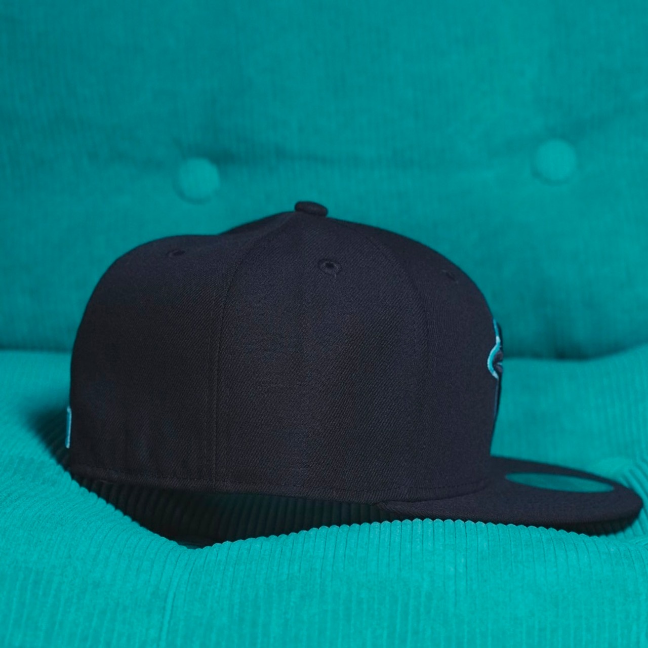 【gifthat別注】NEW ERA 59FIFTY/5950 TORJAY トロント・ブルージェイズ　BLACK SEAGLASS