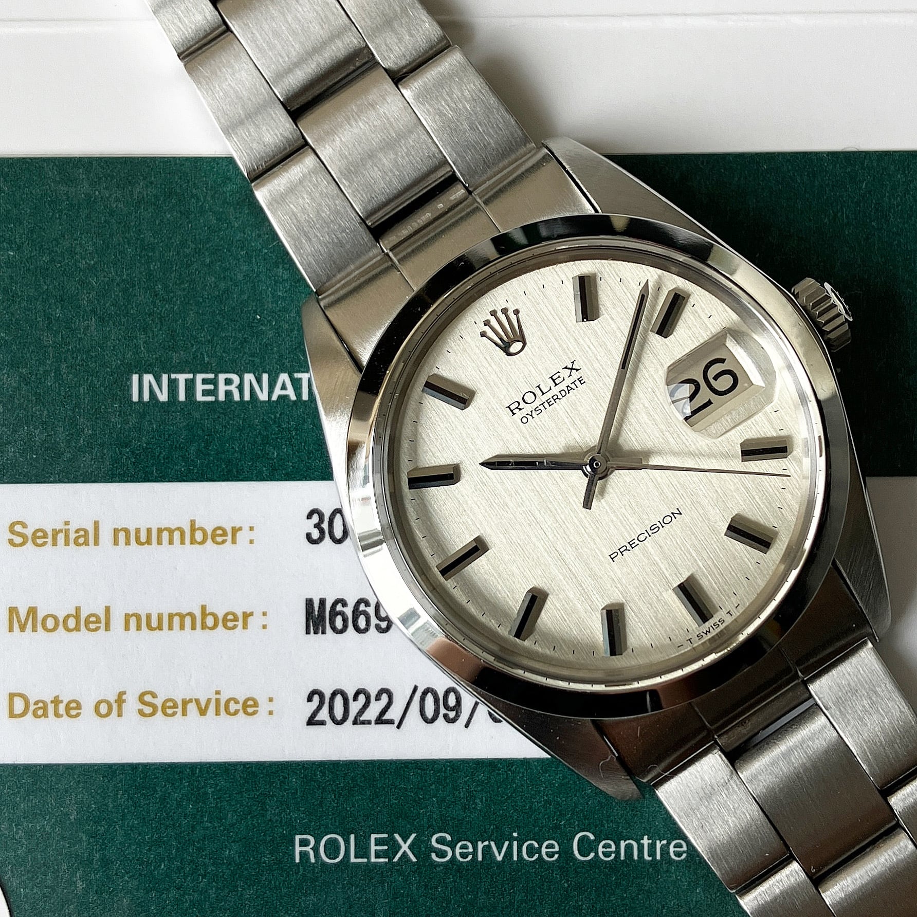 Rolex Oyster Date 6694 (30*****) Silver Hairline | Nivram