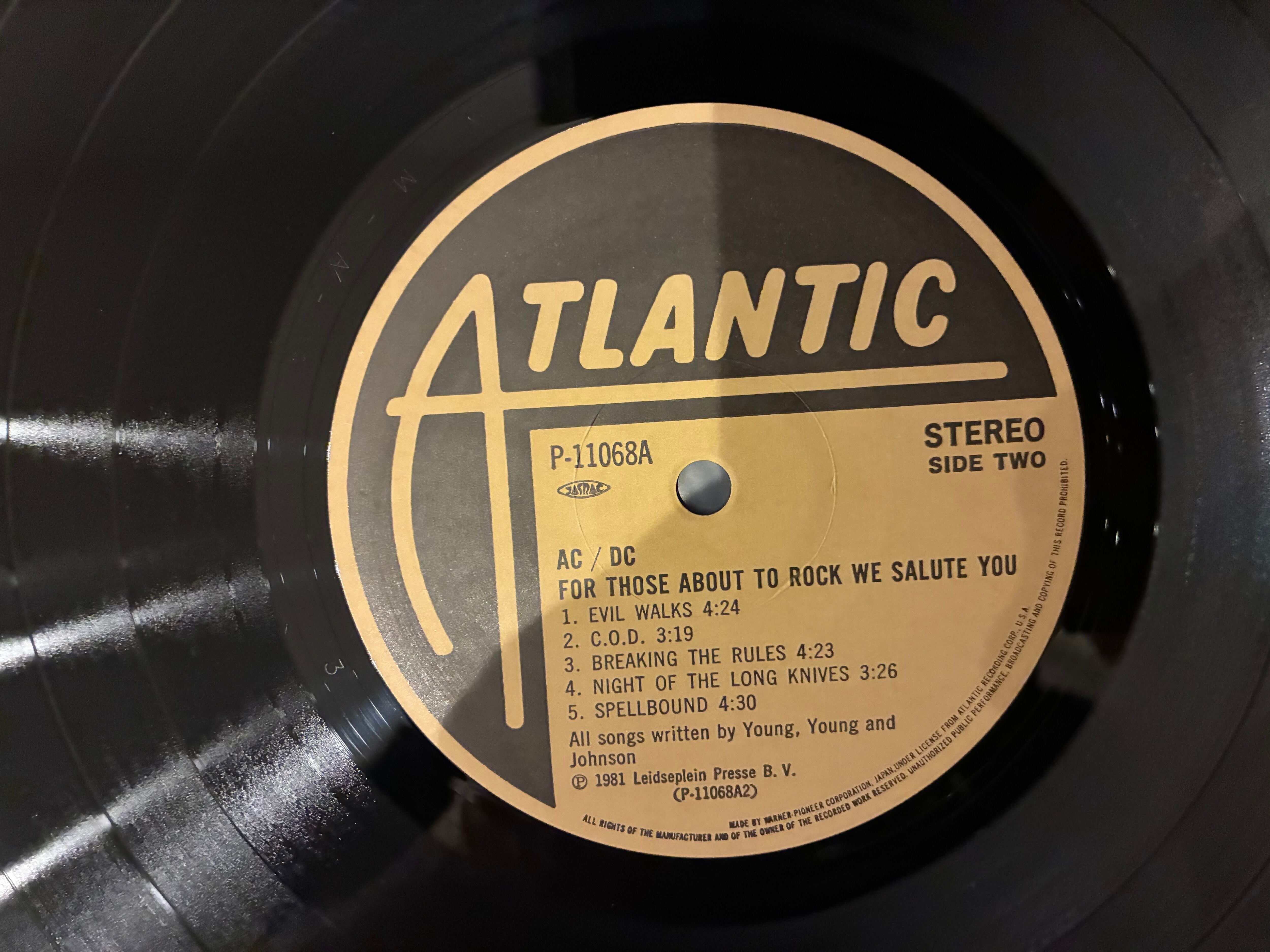 AC/DC / FOR THOSE ABOUT TO ROCK | sixteen records (シックス