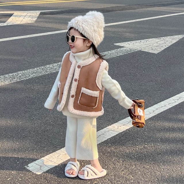 kids もこもこファーベスト