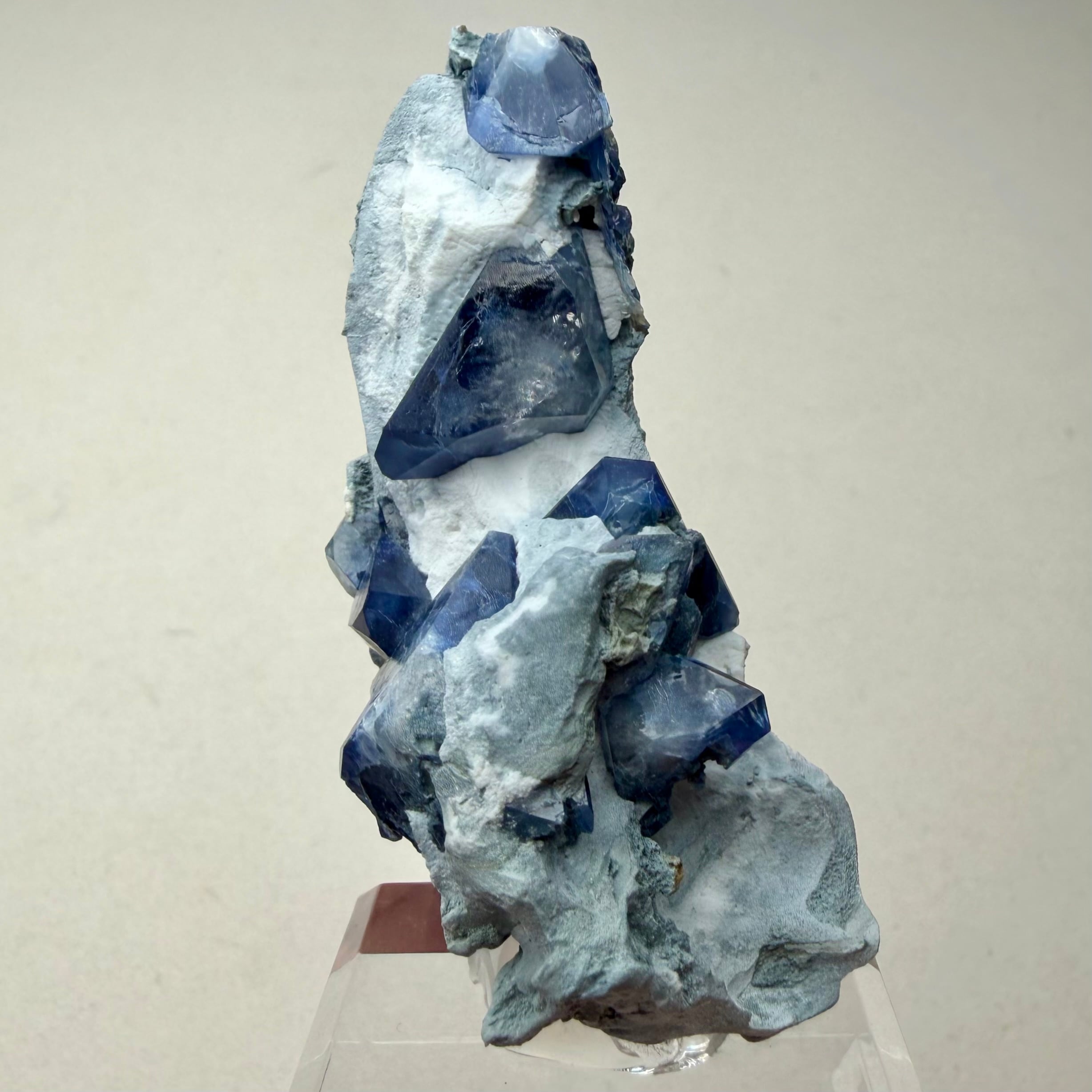 ベニトアイト【Benitoite】アメリカ産 | PEANUTS MINERALS