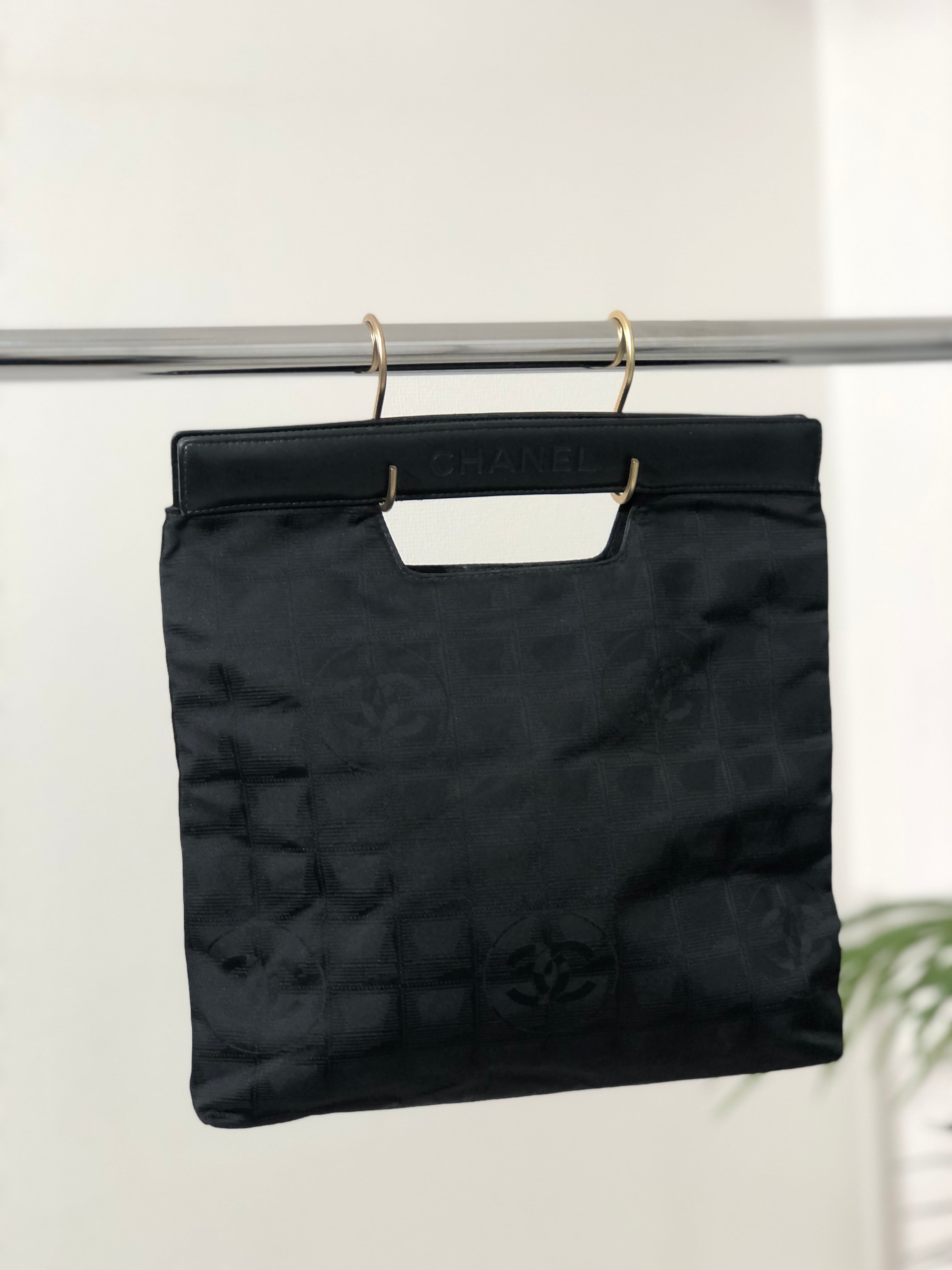 CHANEL シャネル ナイロンバック CHANEL シャネル ニュートラベルライン カットアウト ハンドル