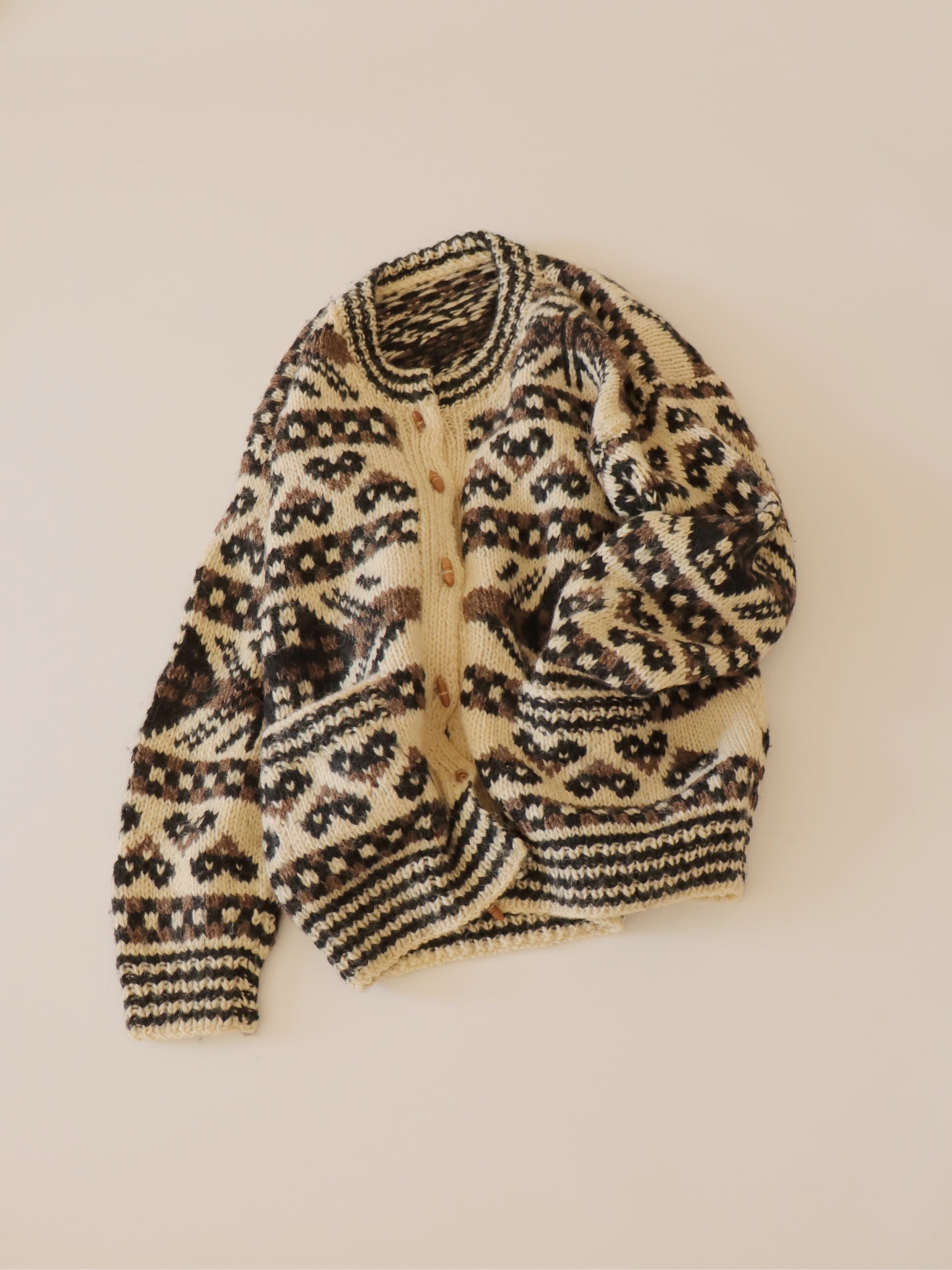 ●wood button hand knitted wool nordic cardigan jacket