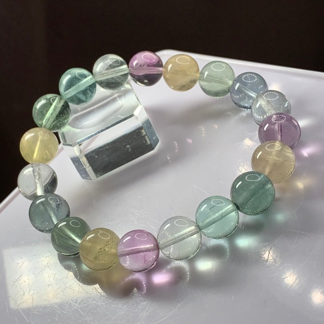 A30.淡いパステル系の色合いフローライトブレスレット