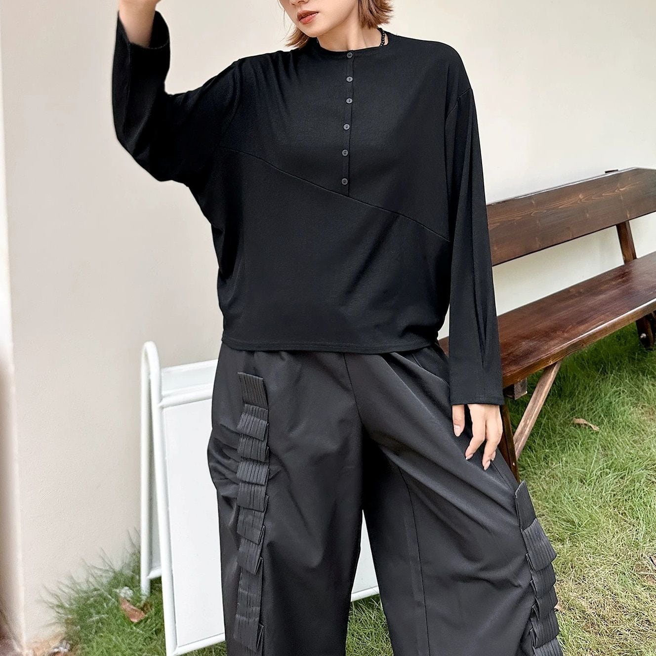 ASYMMETRIC BUTTONED LONG SLEEVE RELAXED T-SHIRT M-18462