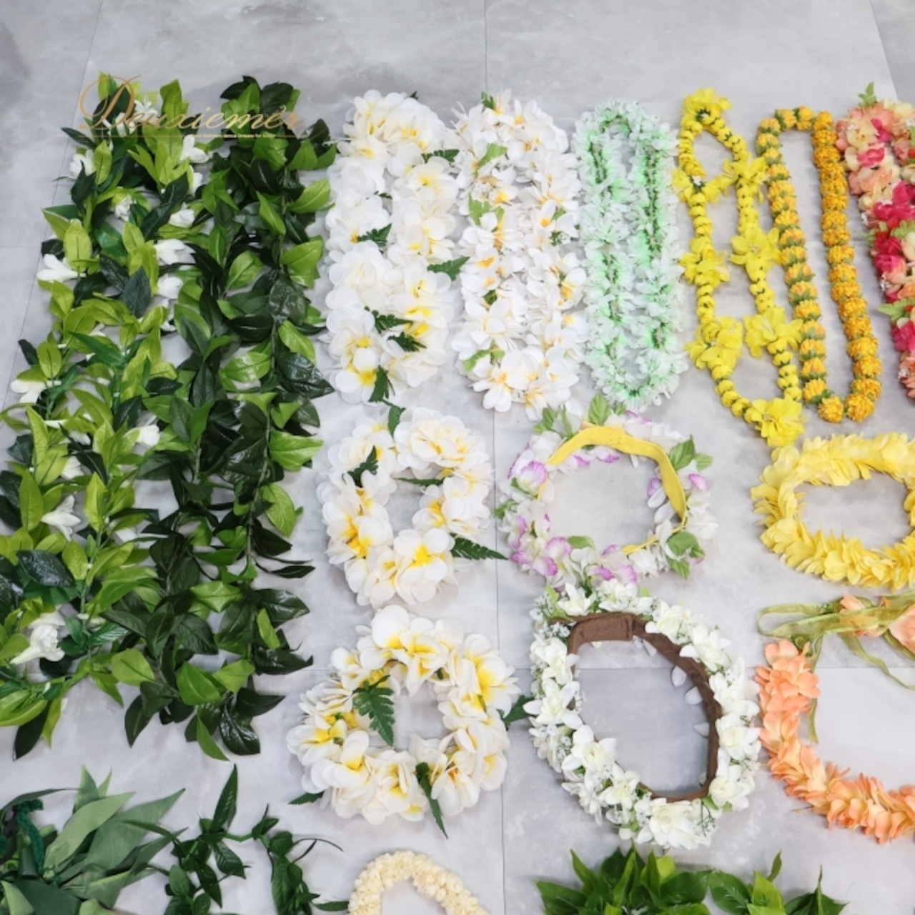 フラダンス 小物 まとめ売り 70点以上 セット レイ フラワーレイ クウペエ ネックレス シェルレイ ククイ バッグ 赤 白 黄 緑 ピンク カラフル アクセサリー ヘアクリップ ヘアアクセサリー タヒチアン ホワイト系 グリーン系 レッド系 イエロー系