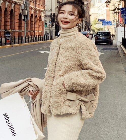 極美品 MOSCHINO フラワープリント キルティングジャケット M 極 極美品 MOSCHINO フラワープリント キルティングジャケット M 極