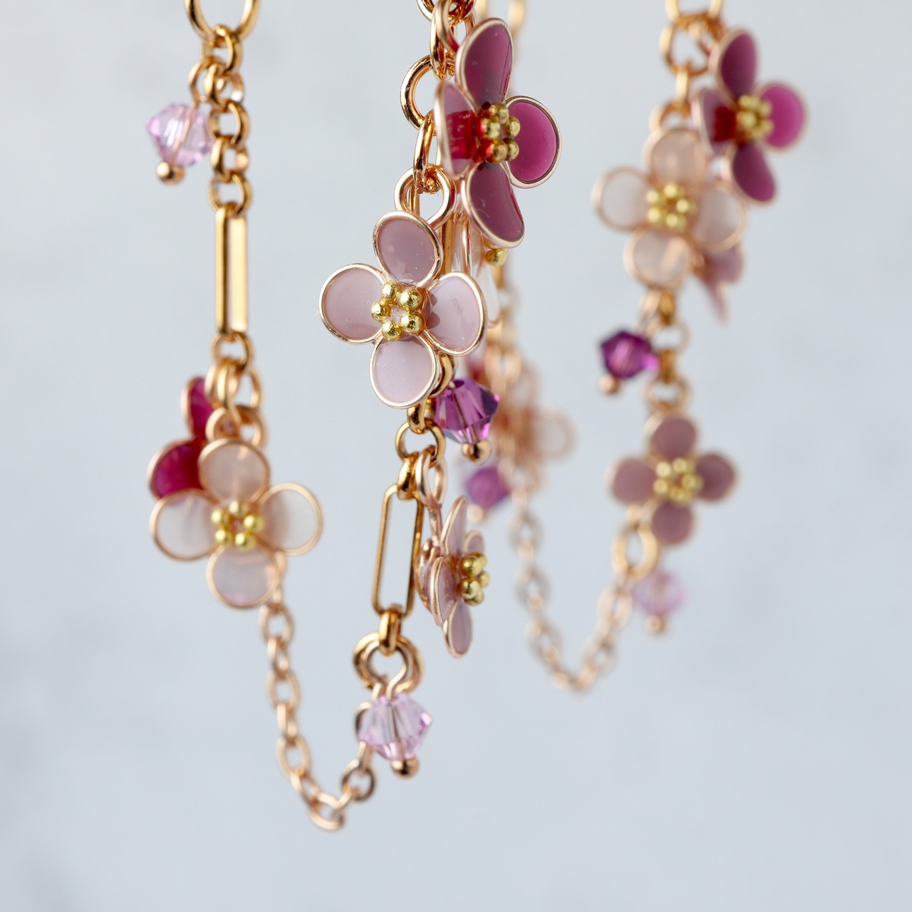 咲き零れる庭薺 | petite flower earrings