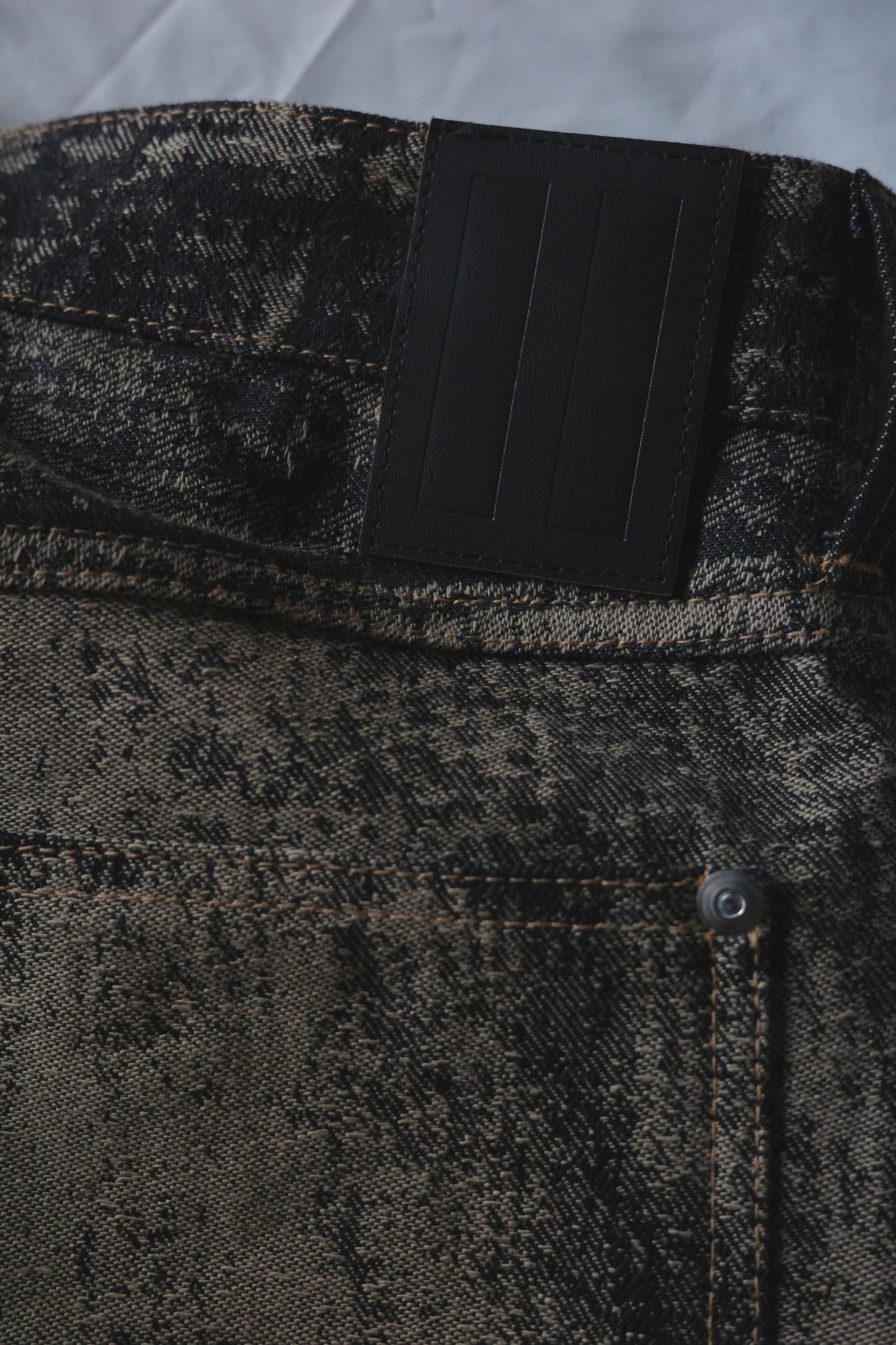 daisuke tanabe【x-ray jacuard denim trouser -black-】 | lloomm