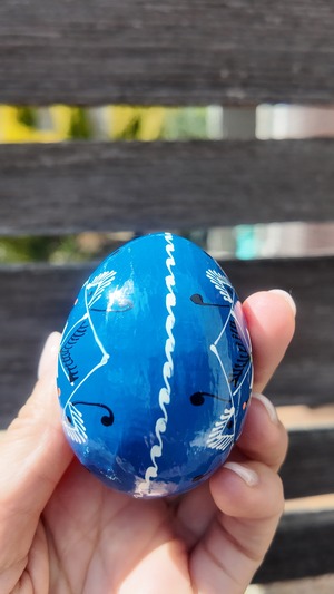 装飾用木製プィサンカ（イースターエッグ）with stand　コロミヤモデル