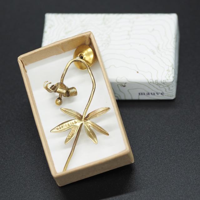 槍平限定ブローチ｜立体クルマユリ（mauve）