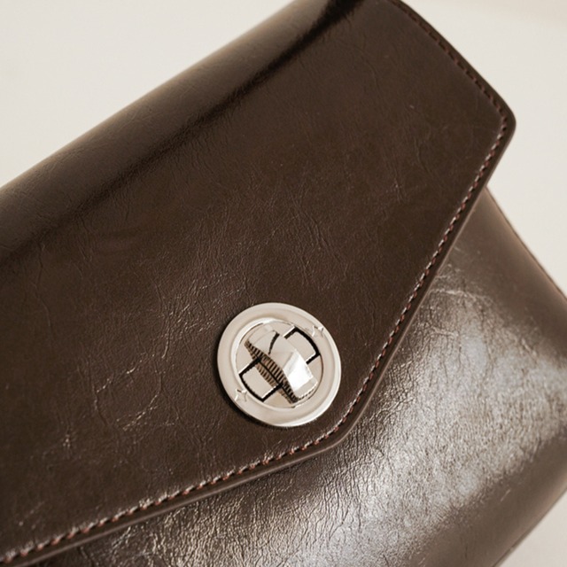 chain strap shoulder square bag　L0088