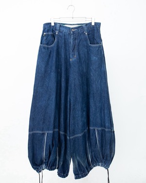 extra baggy silhouette design denim trousers