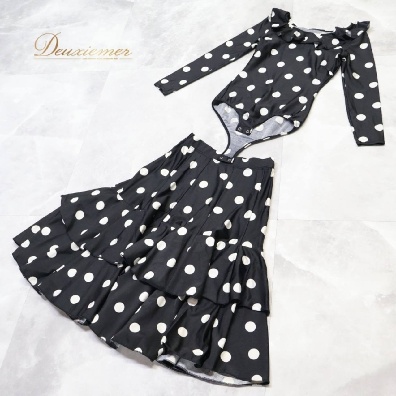 社交ダンス 衣装 チャコット Chacott ツーピース セットアップ トップス スカート 水玉 ドット 白 黒 伸縮 軽い ストレッチ パーティ 発表会 ホワイト系 ブラック系 おしゃれ ダンスウエア コーディネート 女性用 ジャズダンス バレエ 発表会衣装 レッスン用 日本製 かわいい