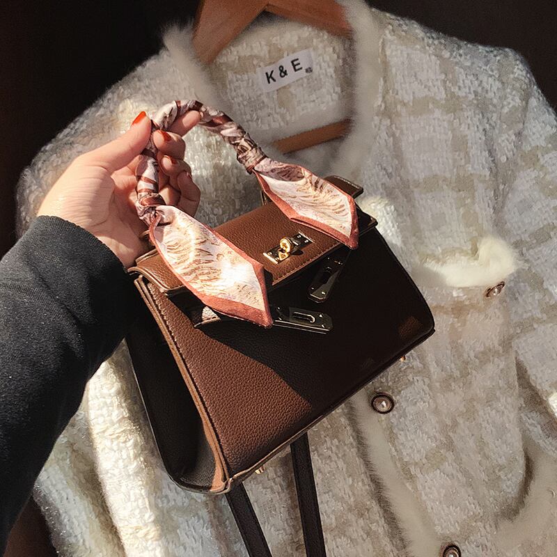 スタイルオータムウィンターレッド 秋物 冬物 メッセンジャーバッグ Tiancai_Wing_Bag10080495123