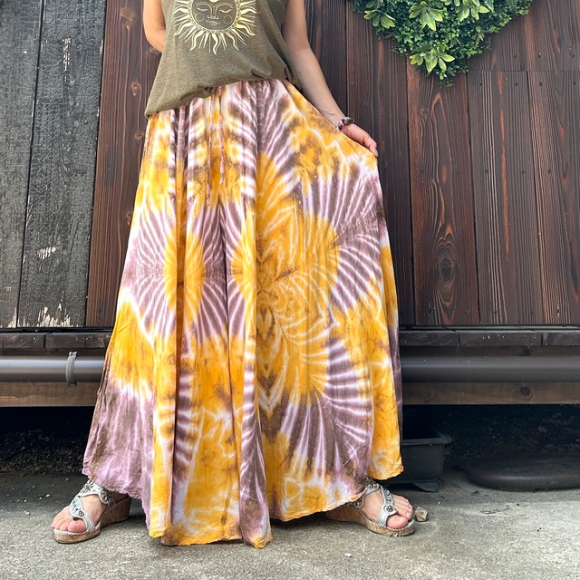 タイダイたっぷりフレアーパンツ