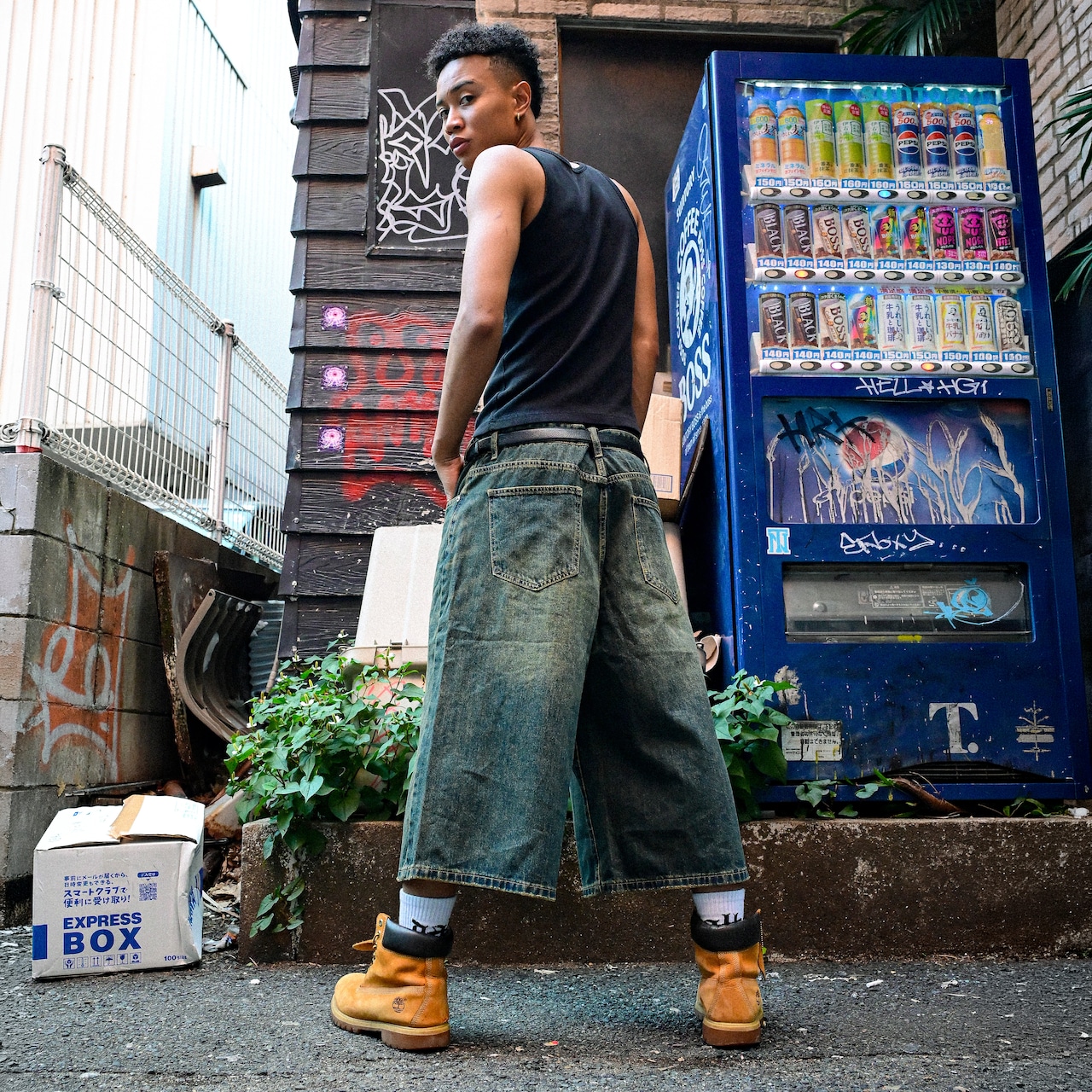 VINTAGE FADED EXTRA BAGGY JORTS