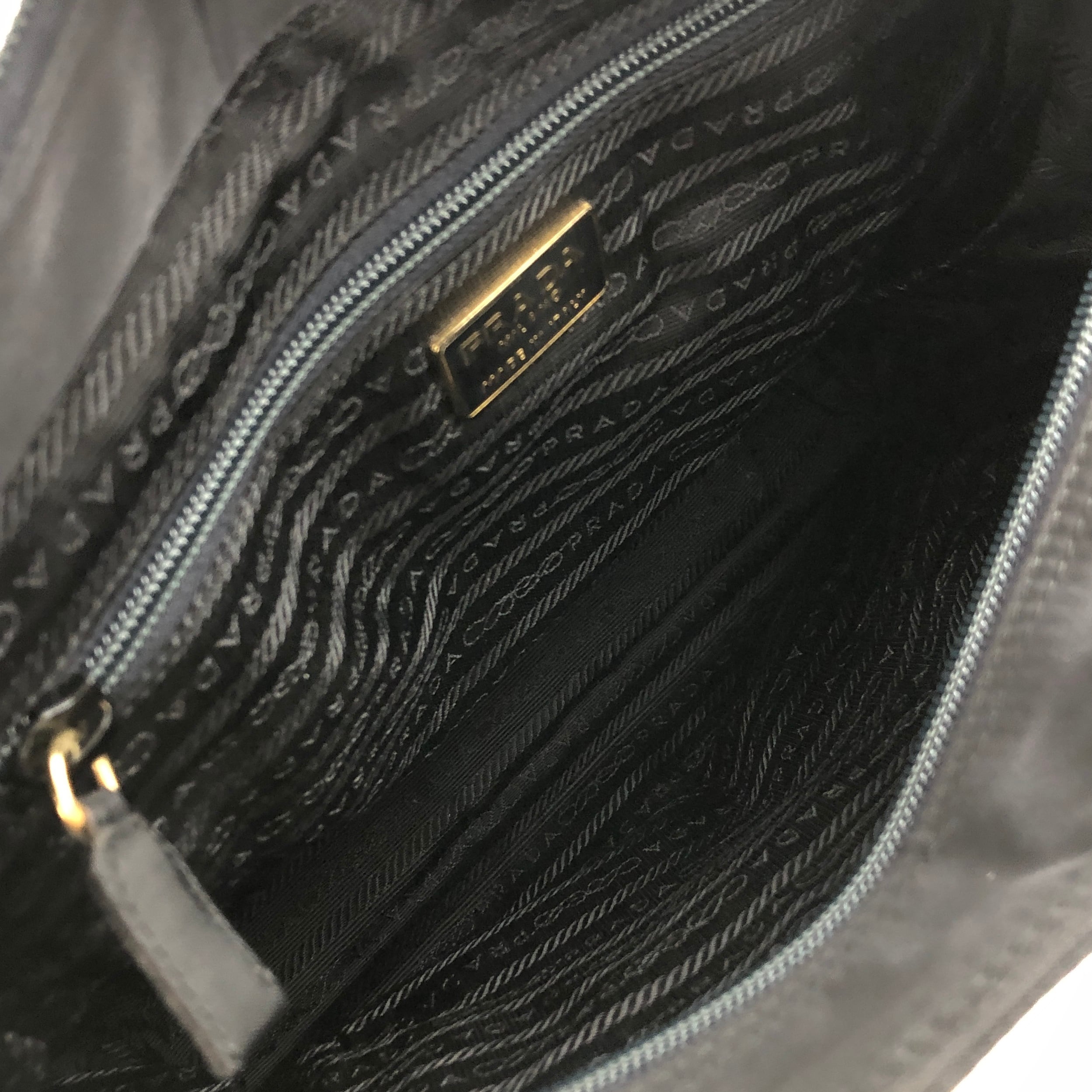 PRADA プラダ トライアングルロゴ ナイロン メタルハンドル