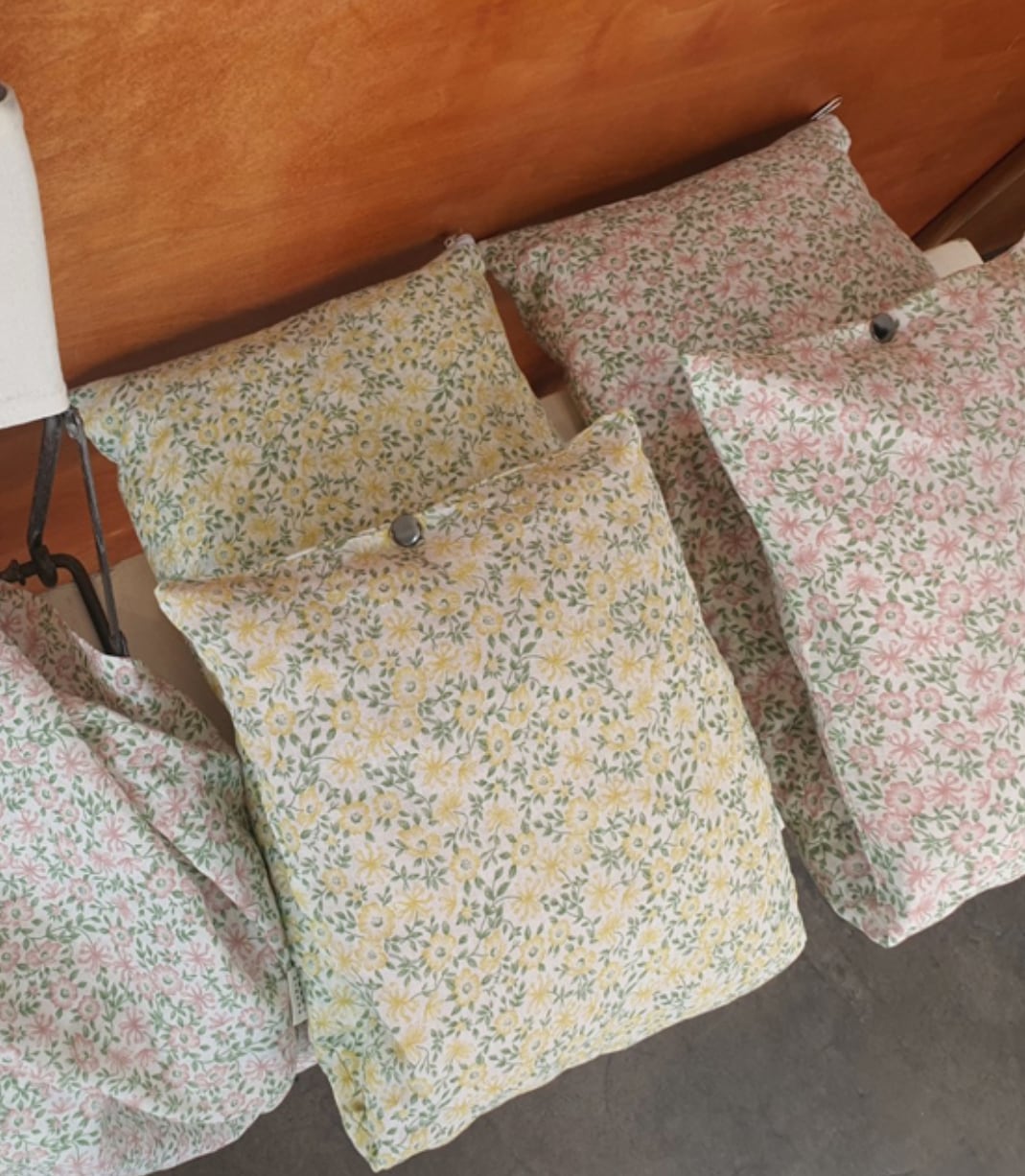 予約【DOUBLE COMMA】Blossom Cushion (2color)