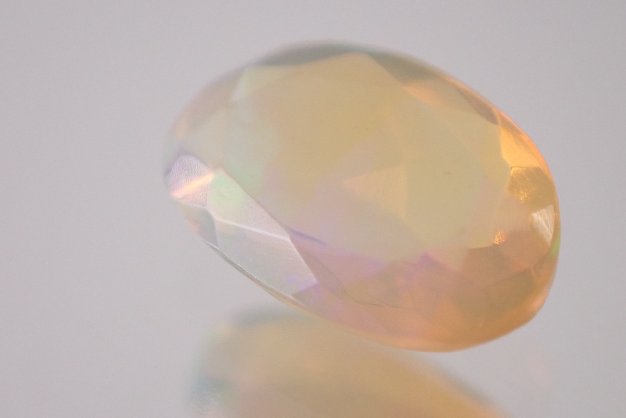 オパール　0.59ct　[C6‐348]