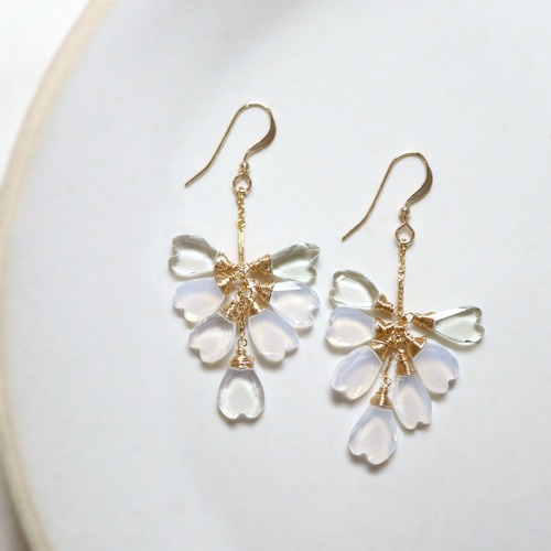 Sakura volume earrings/white