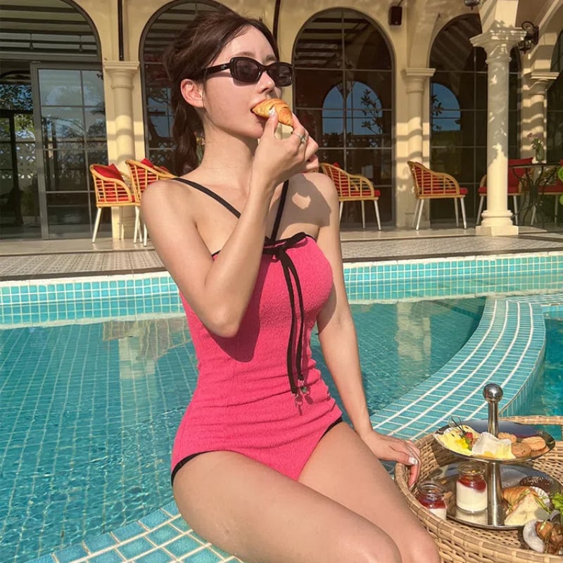 スタイルワンピース水着女性ピンクホルター水着パッド入り水着モノキニ