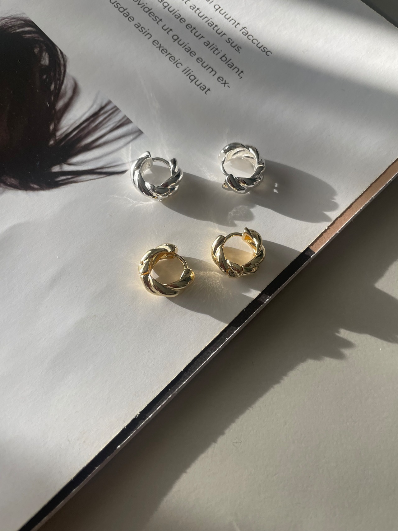 ラウンドツイストピアス