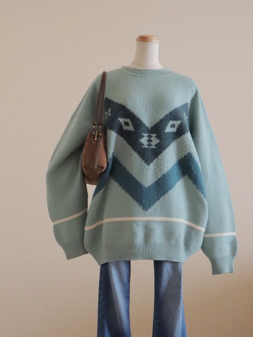 ●made in ITALY wool jacquard design mint green color sweater