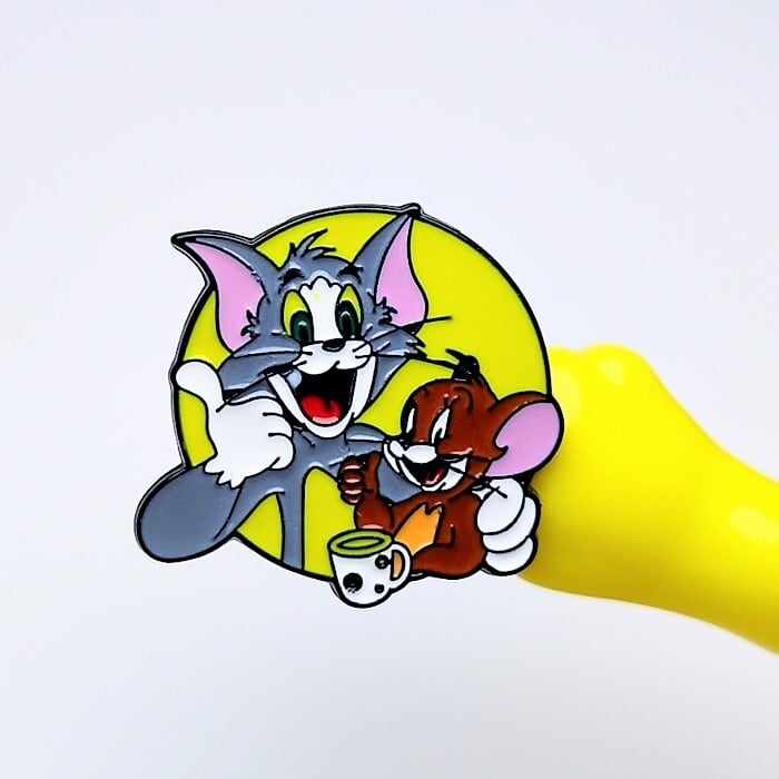 送料無料！ ★ピンズ PINS★ピンバッジ 【 Tom and Jerry (トムとジェリー )】 〚アメリカン雑貨 アメトイ〛
