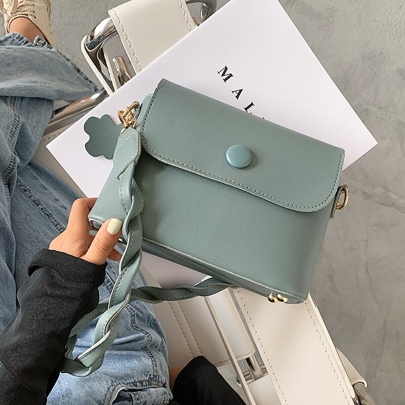 女性の小さなバッグの感覚2020新しい流行のファッションワイルドインネットレッドショルダーメッセンジャーフレンチアンダーアームバッグ 手作りハンドバック57993141907